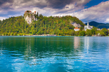 Fototapeta na wymiar Beautiful scene of Bled Lake, Bledsky lake. Juliansky Alpine. Sl