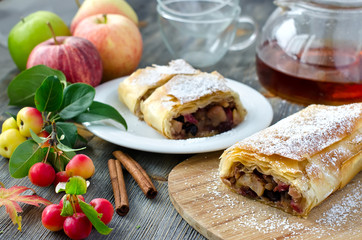 Strudel with apples and cinnamon