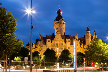 Fototapeta na wymiar Neues Rathaus Leipzig bei Nacht