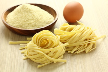 生パスタと材料