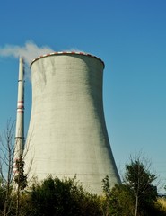 Schornstein eines Kernkraftwerks