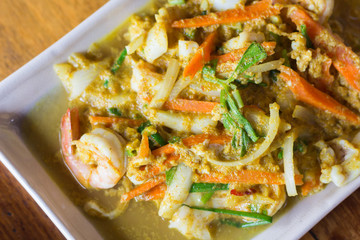 Seafoods with curry powder