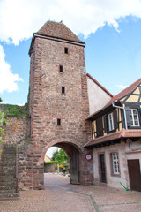 Fototapeta na wymiar Porte d'entrée de la ville de Wangen en Alsace, Bas Rhin