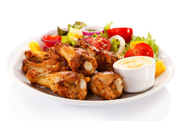 Grilled chicken nuggets and vegetables