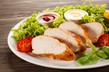 Roast chicken fillet and vegetables