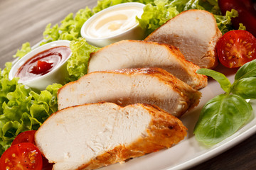 Roast chicken fillet and vegetables