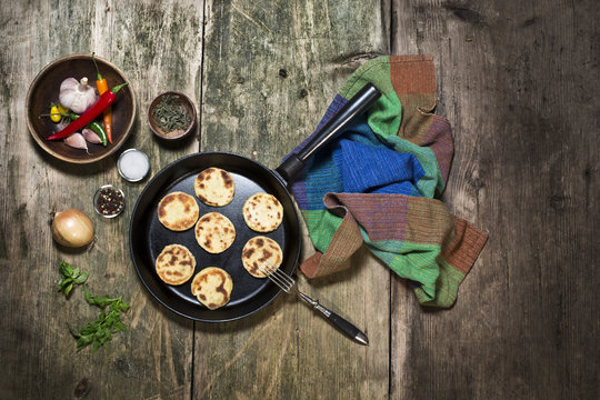 potato pancaces on the cast iron pan