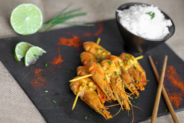 brochettes de gambas sautées sur ardoise 4