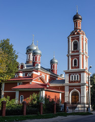 Fototapeta na wymiar Православный храм на улице Подольской, Серпухов