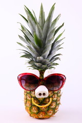 Lustige Ananas mit Brille