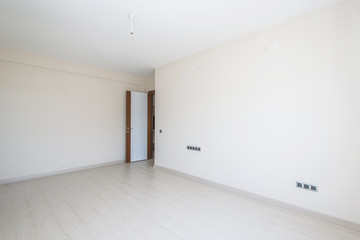 New empty master bedroom