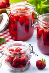 Homemade preserves, prepare compote of strawberries.