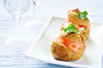 profiteroles with salmon and cream cheese
