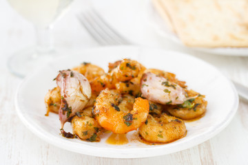 fried shrimps with garlic