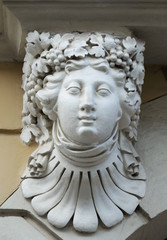 Fototapeta premium Statue on the wall .