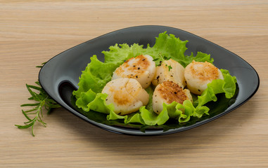 Grilled scallops
