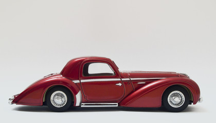 Obraz na płótnie Canvas Classic Red Retro Car