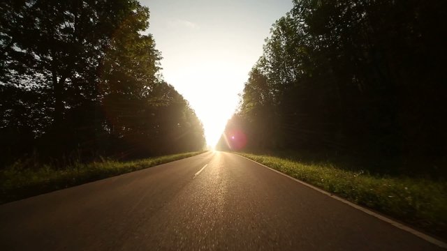 Fahrt auf Landstra&szlig;e