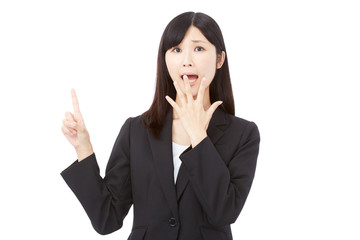 指差して困るビジネスウーマン