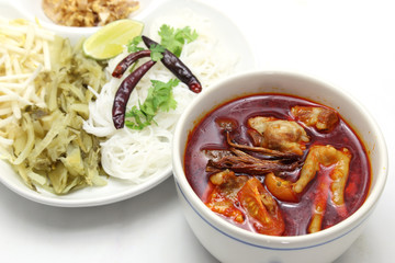 rice noodles with spicy pork sauce