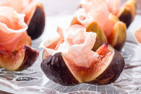 Fichi con roselline di culatello