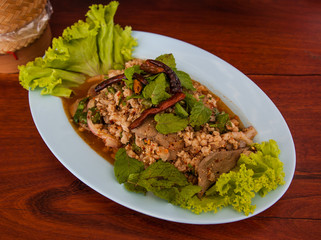 Spicy minced pork minced and pig liver.