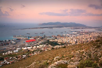 Fotobehang Shipyards in Perama, Piraeus, Athens. © milangonda