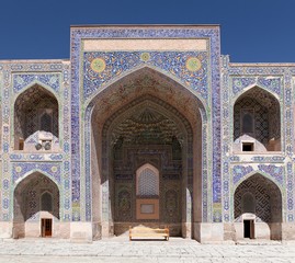 Fototapeta na wymiar Sher Dor Medressa - Registan - Samarkand - Uzbekistan