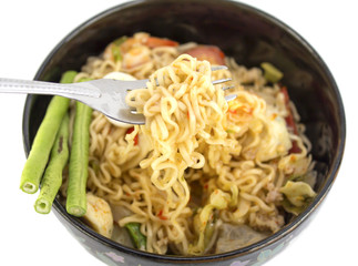 Spicy noodle salad