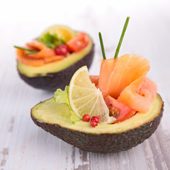 avocado salad with salmon