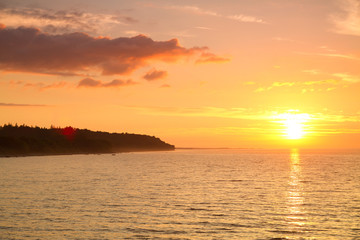 Fototapeta na wymiar sunset at sea.