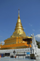 Fototapeta premium Buddha relics , wat phra that chae haeng