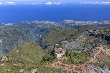 Fototapeta na wymiar Wandern auf Madeira, Blick auf die Nordküste
