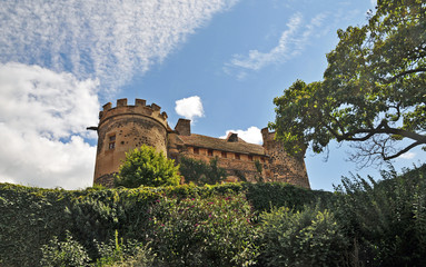 Il villaggio di Saint Saturnin, Auvergne - il castello