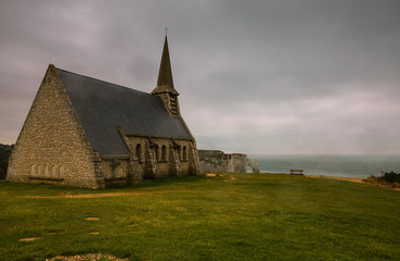 Fototapeta na wymiar Kanalküste der Normandie bei Etretat.