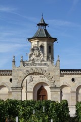 Fototapeta na wymiar château du vignoble bordelais