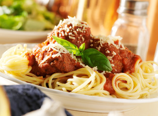 plate of italian spaghetti and meatballs
