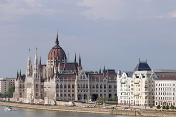 Fototapeta premium Hungarian Parliament on Danube river Budapest
