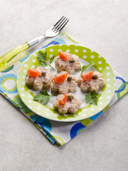 canapè with patè tomato and capers