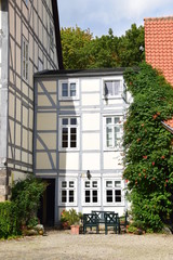 Fototapeta na wymiar sonniger Innenhof