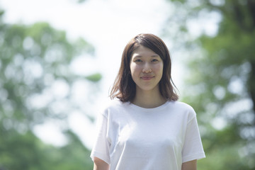 Fototapeta premium 微笑む女子学生
