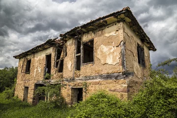 Photo sur Plexiglas Rudnes Old abandoned house