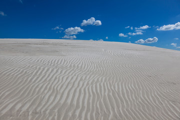 Fototapeta na wymiar Patterns in the Sand