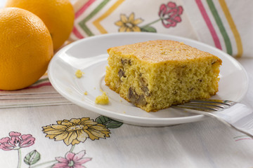cake of  peach with walnuts
