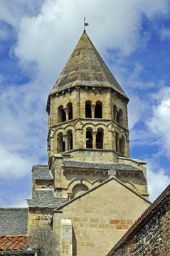 Il villaggio di Saint Saturnin, Auvergne - chiesa di Notre Dame