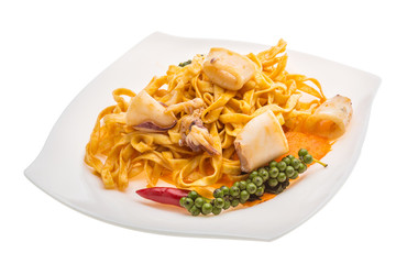 Fried noodles with calamari