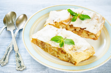 Apple strudel