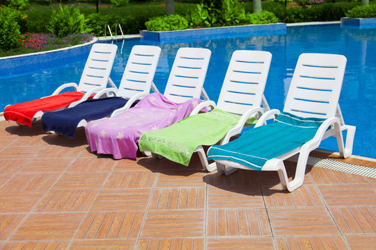 rest in paradise - at the pool with friends