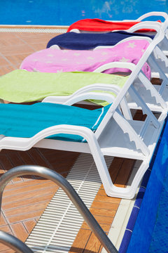 rest in paradise - at the swimming pool with friends