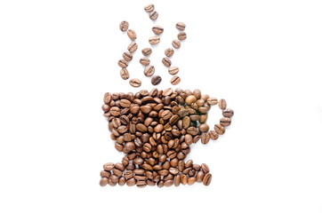 tazza fatta con chicchi di caffè
